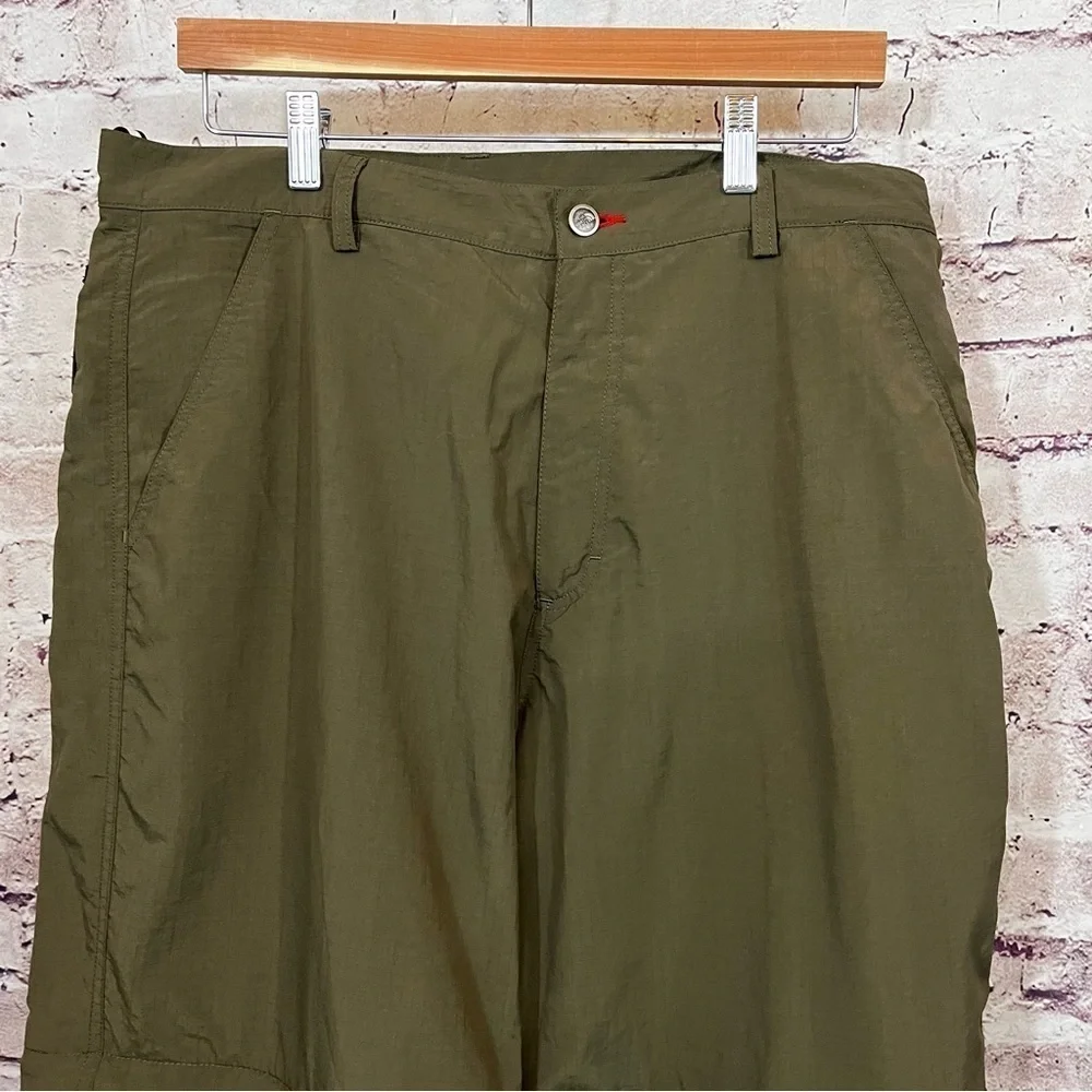 The North Face Green 2 in 1 Convertible Zip Nylon Hiking Pants